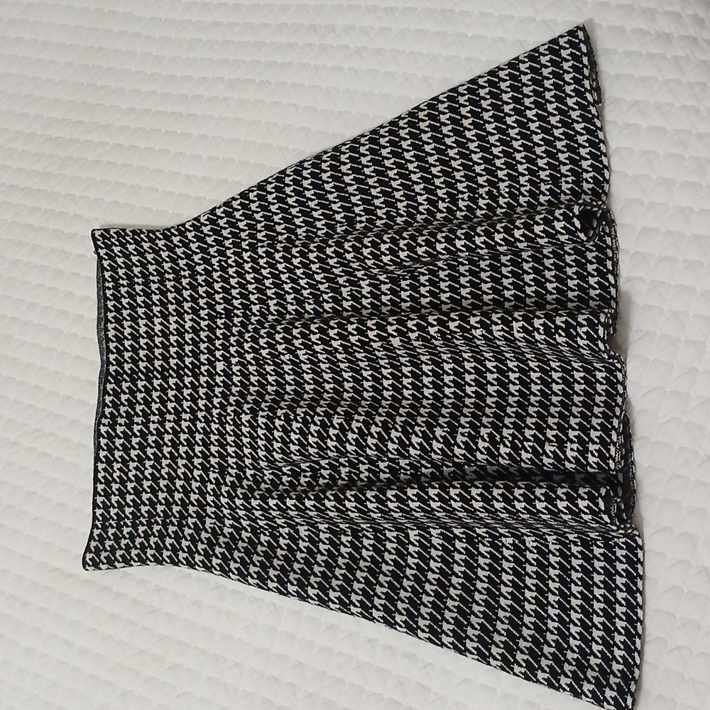 Max Studio Black and White A-Line Skirt